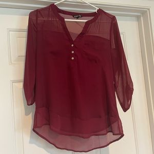 Women’s Express quarter sleeve top